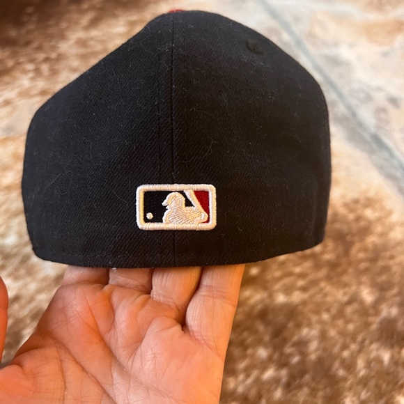 New Era Atlanta Braves Dark Blue Red Fitted Hat Cap 6 5/8 - Picture 8 of 9